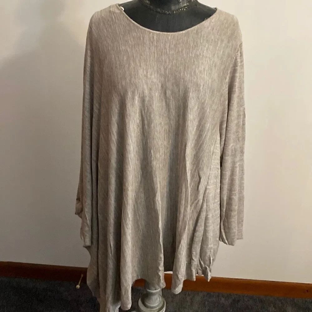 Gibson & Latimer 1 shoulder asymmetrical poncho, size 3X